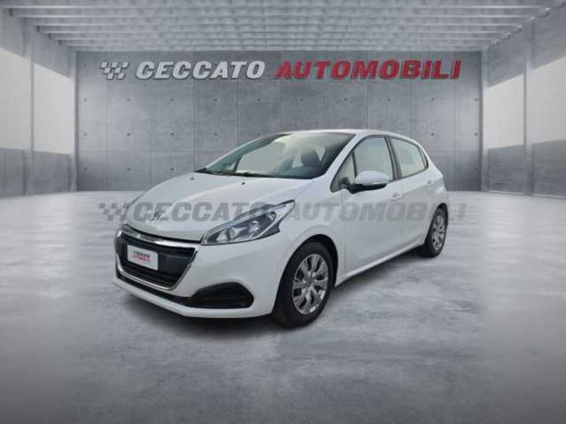 Peugeot 208 1.2l - white