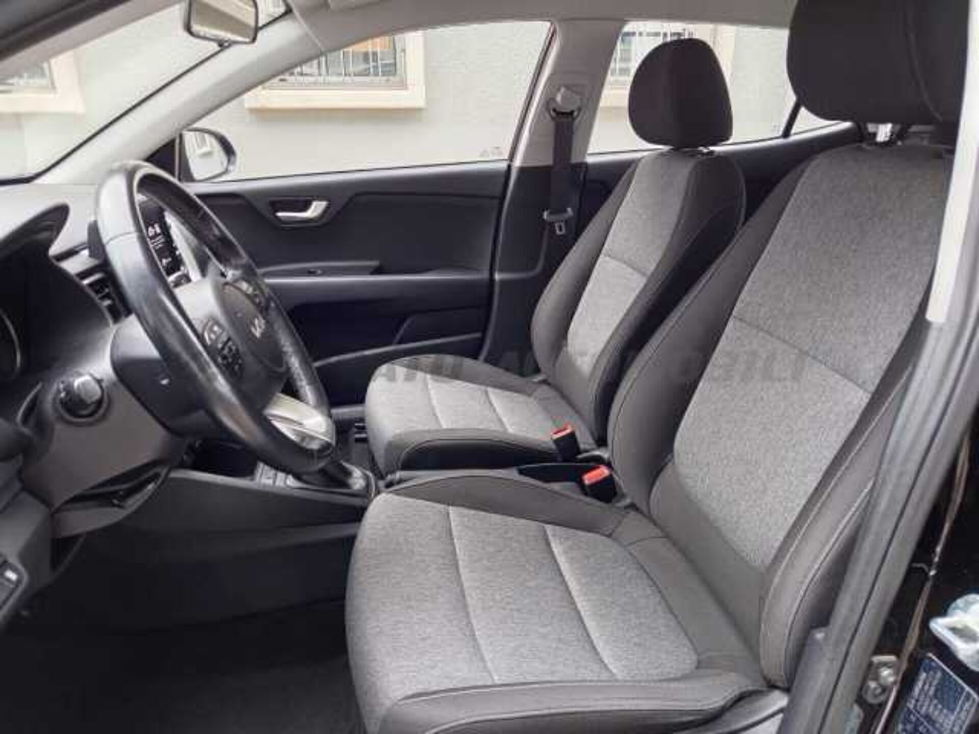 Kia Stonic 1.0l - black