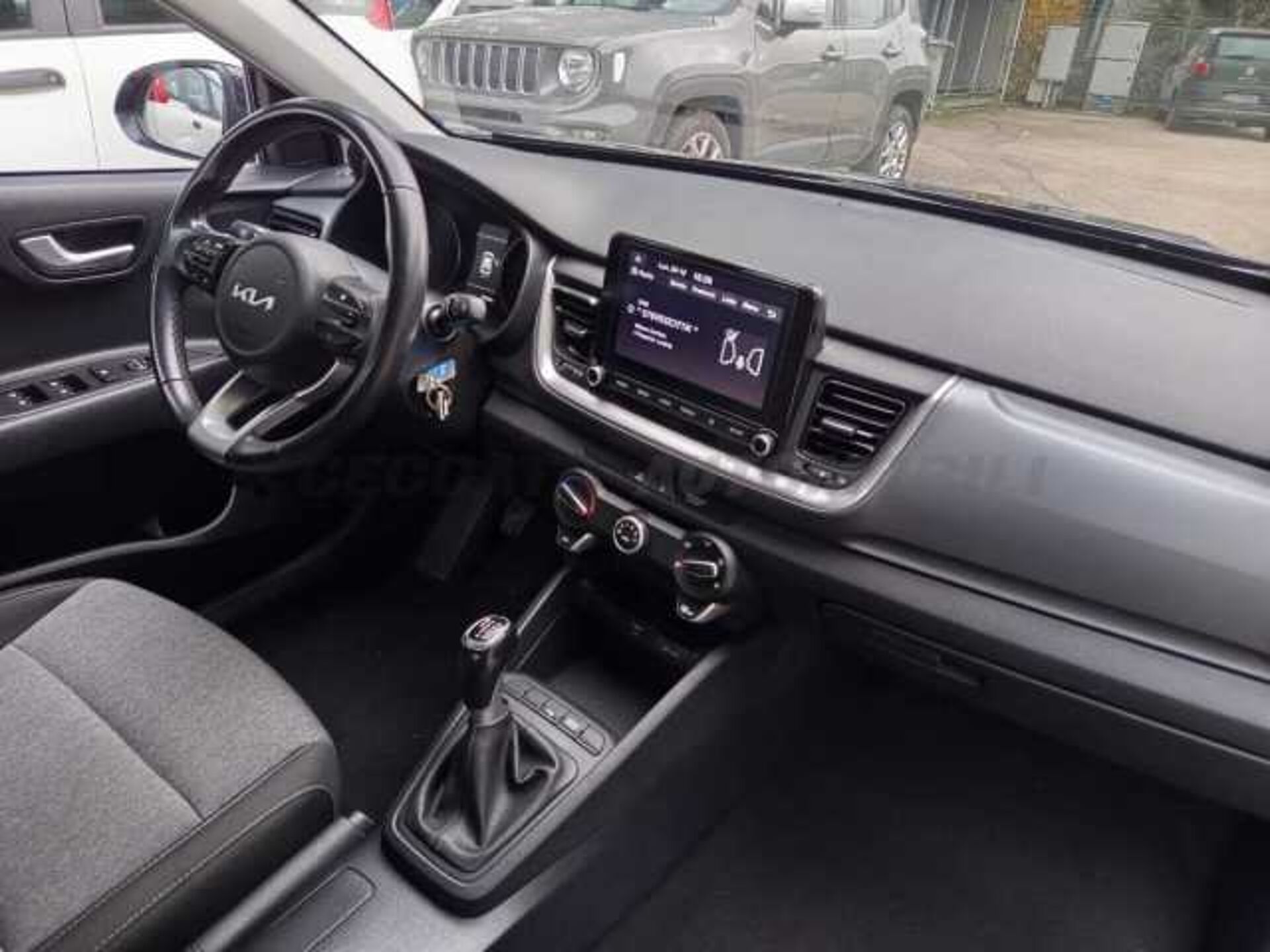 Kia Stonic 1.0l - black