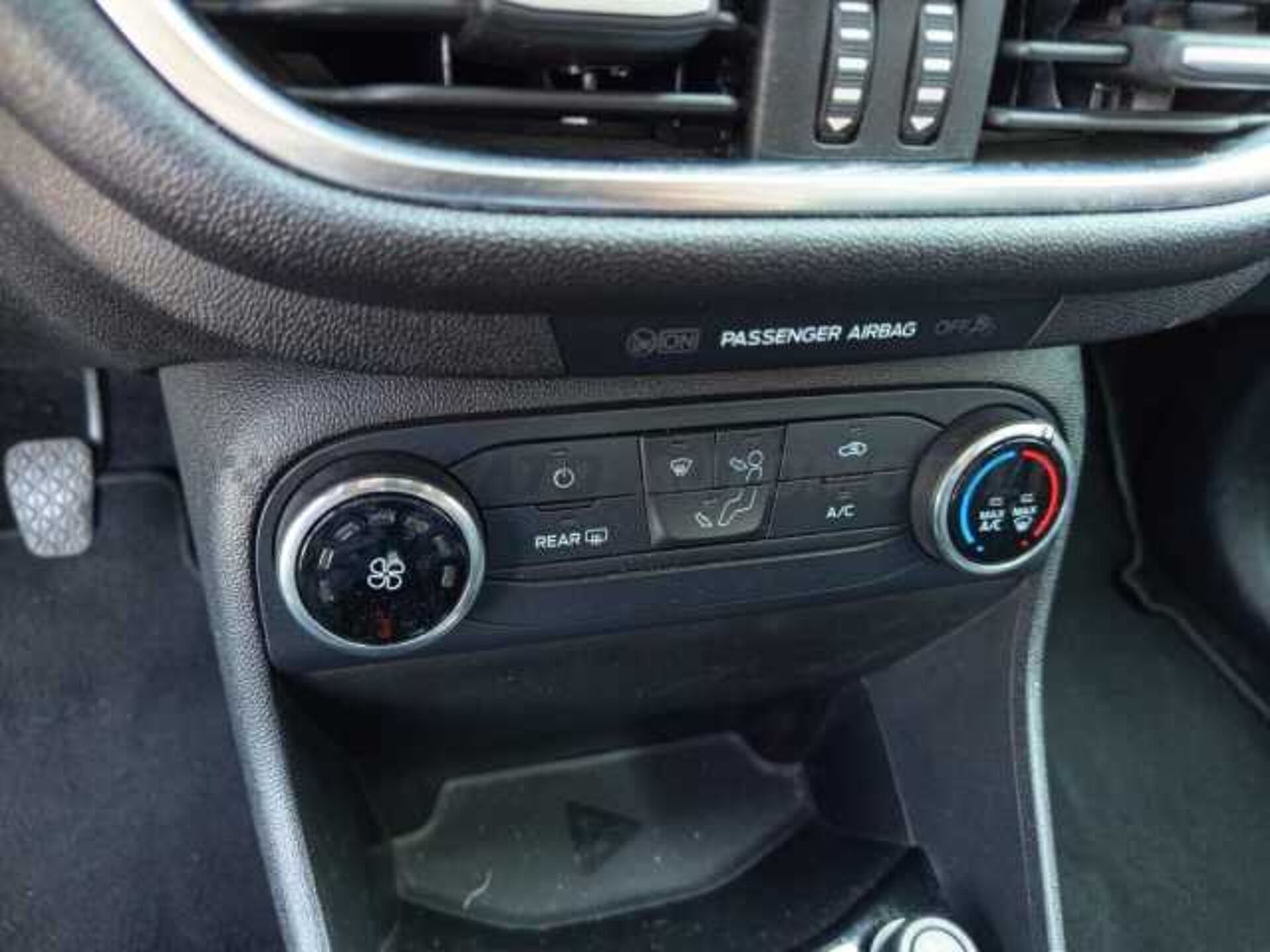 Ford Fiesta 1.5l - white