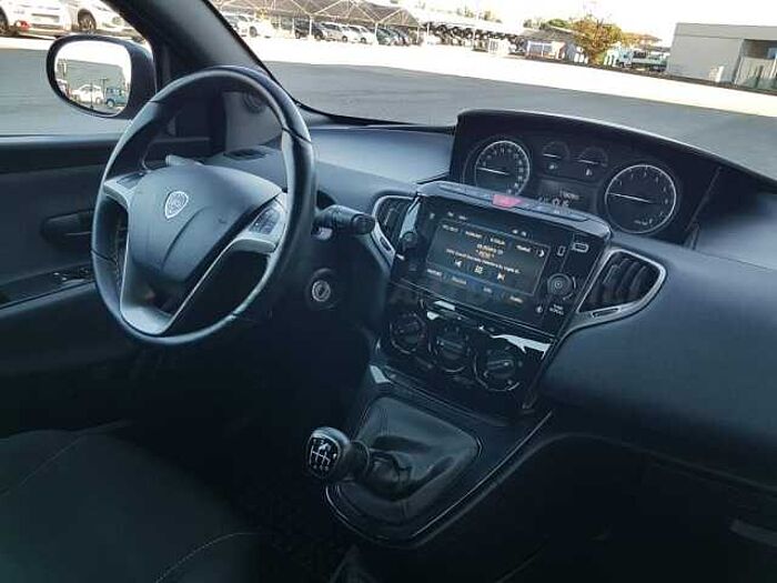 Lancia Ypsilon 1l
