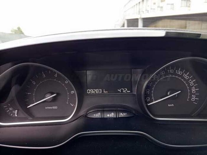 Peugeot 208 1.2l