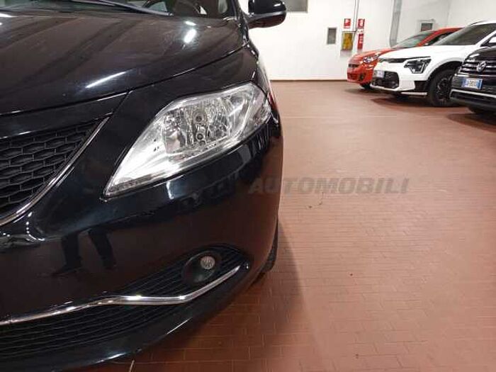 Lancia Ypsilon 1.2l