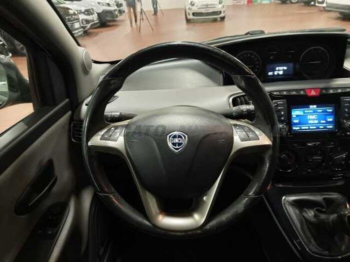 Lancia Ypsilon 1.2l