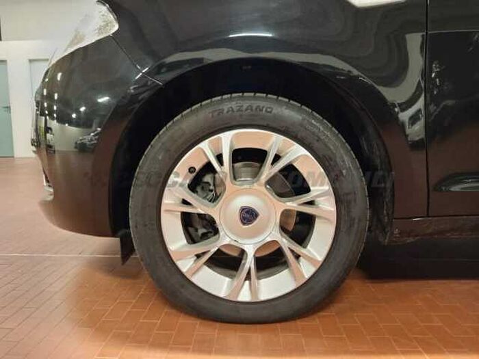 Lancia Ypsilon 1.2l