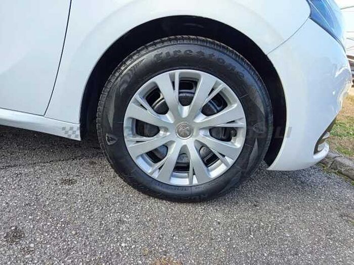 Peugeot 208 1.2l
