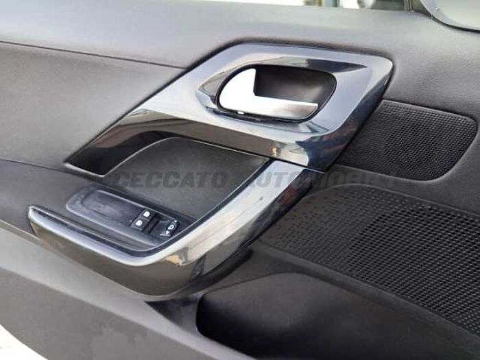 Peugeot 208 1.2l