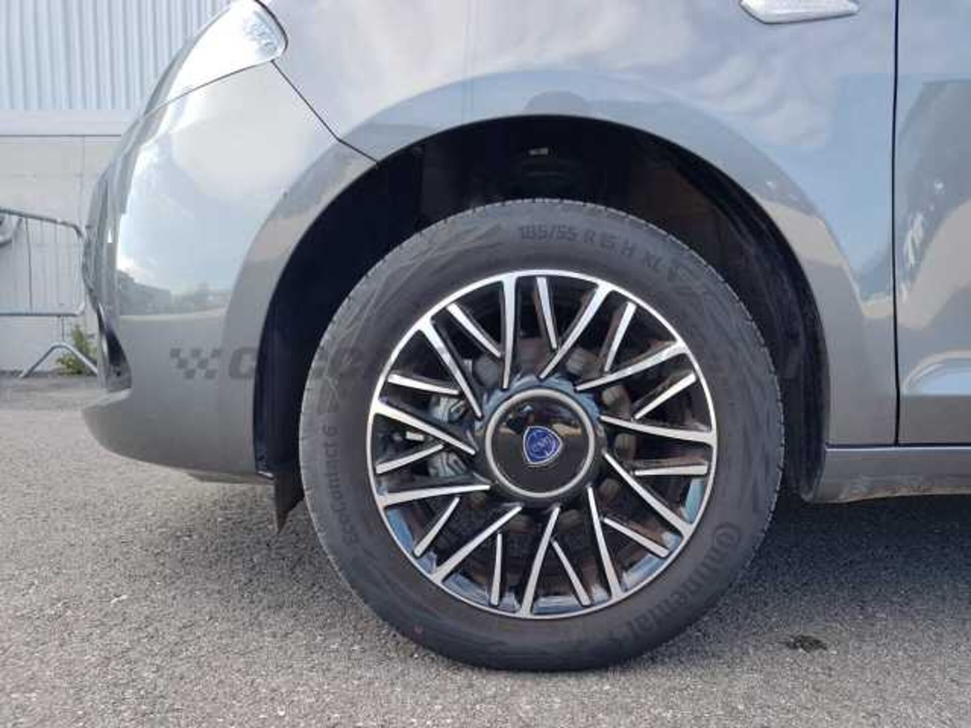 Lancia Ypsilon 1.0l - grey