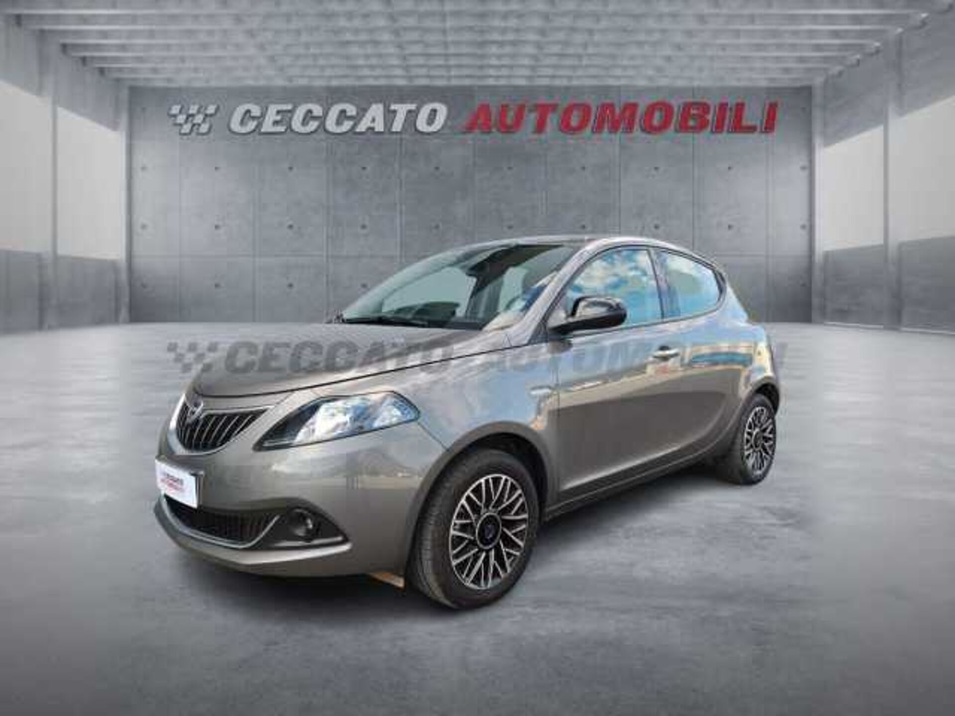 Lancia Ypsilon 1.0l - grey