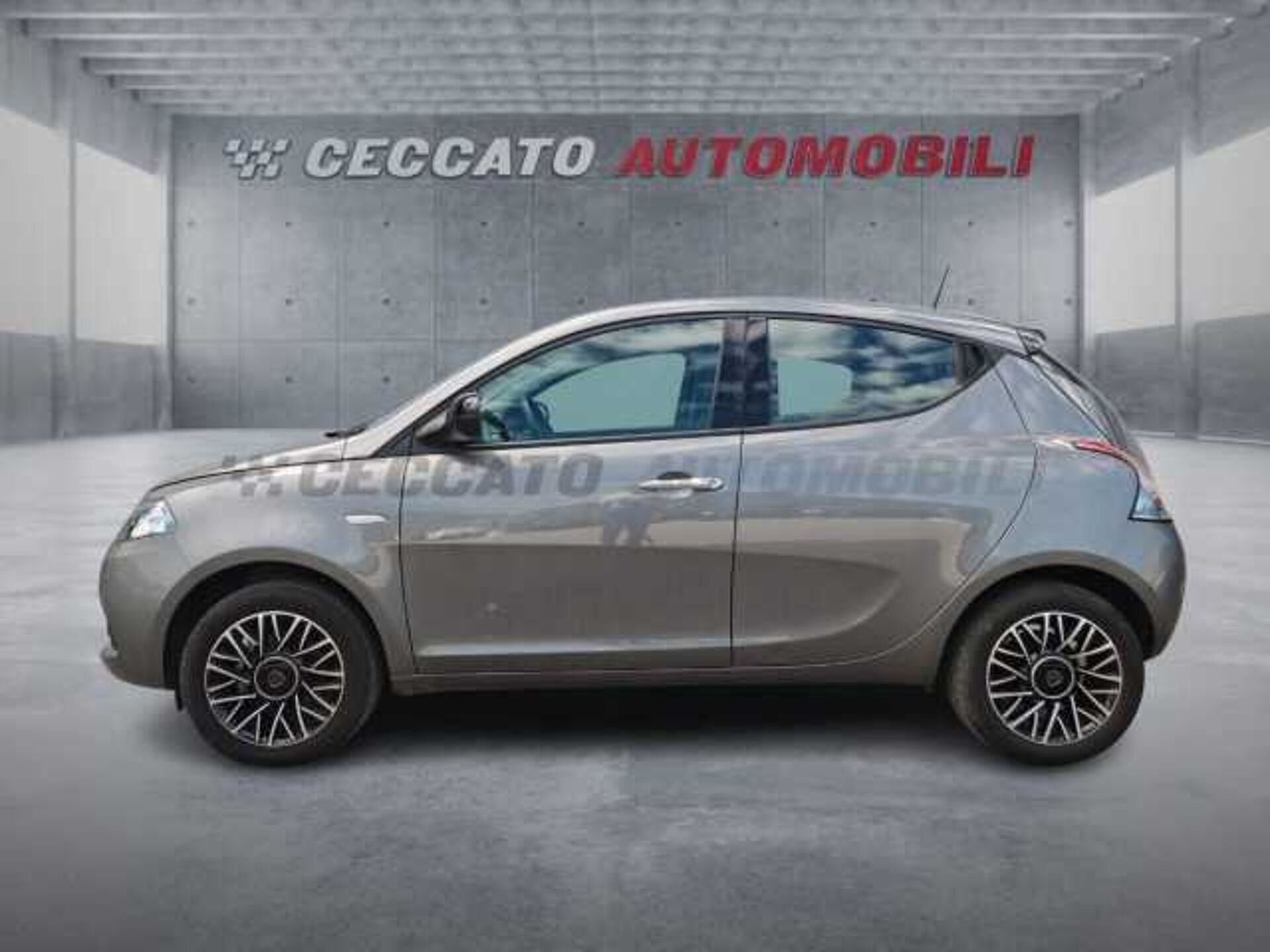 Lancia Ypsilon 1.0l - grey