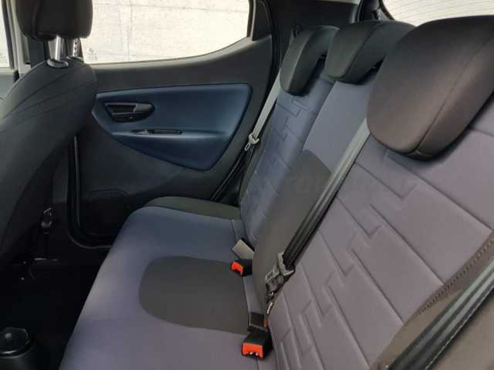 Lancia Ypsilon 1.0l - grey