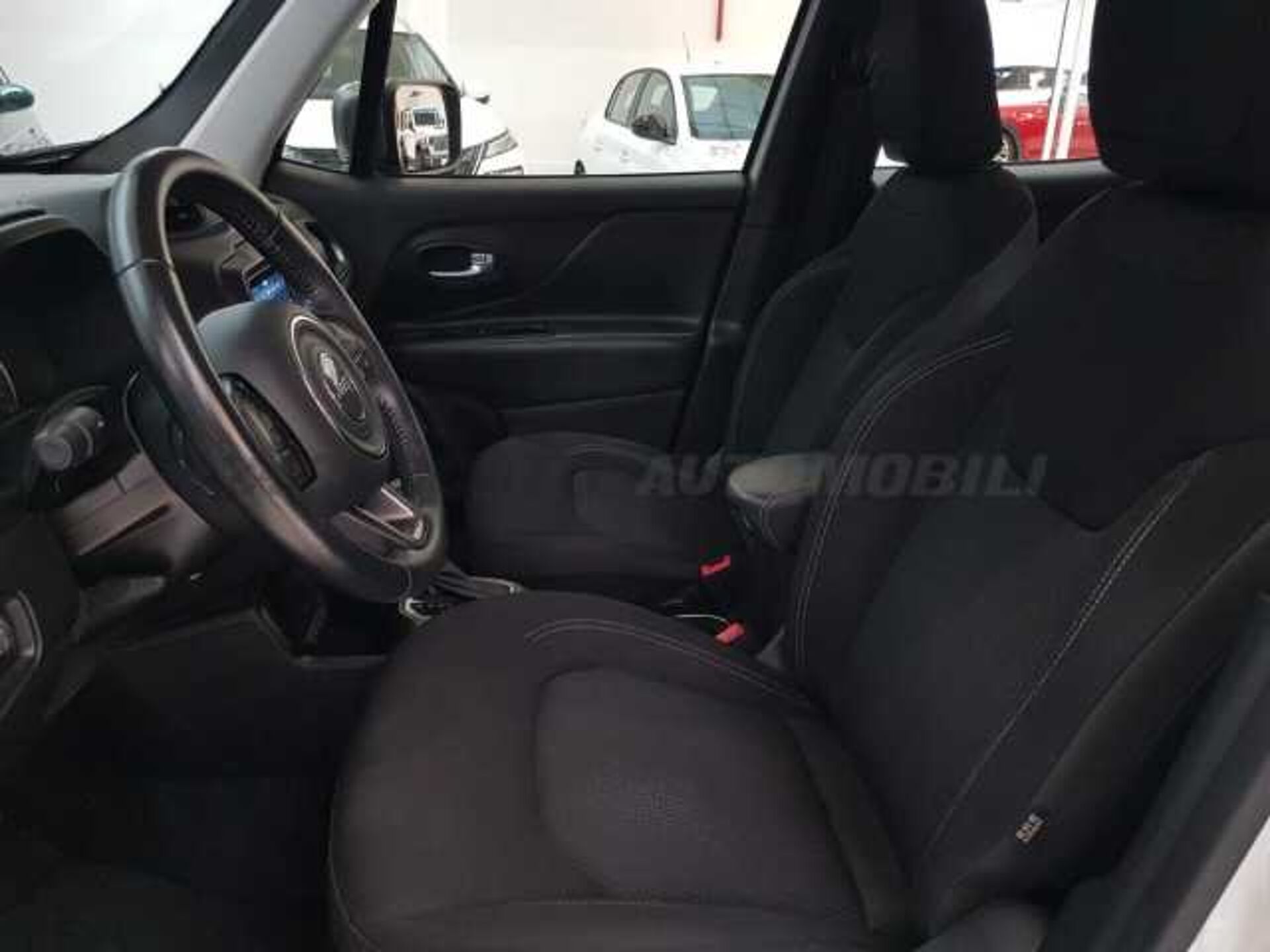 Jeep Renegade 1.3l - white