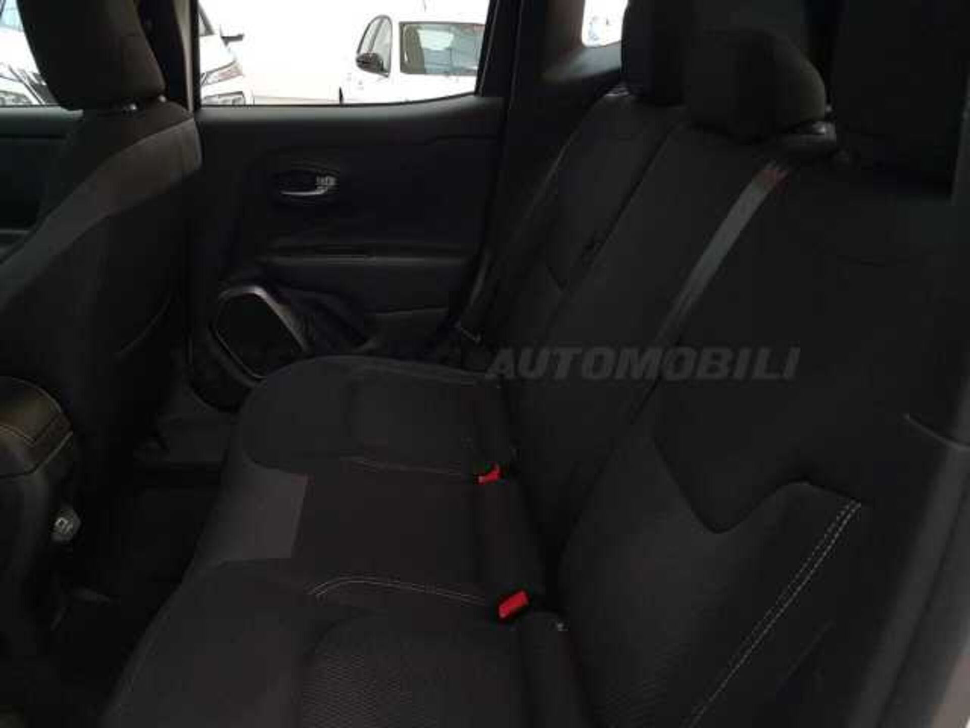 Jeep Renegade 1.3l - white