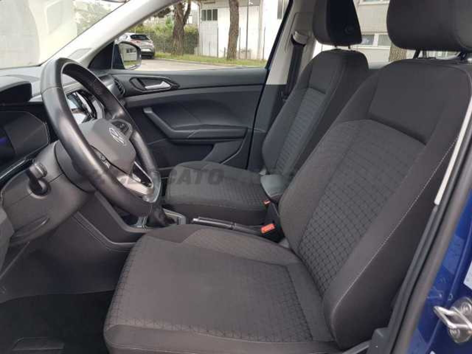 Volkswagen 1.0l - blue