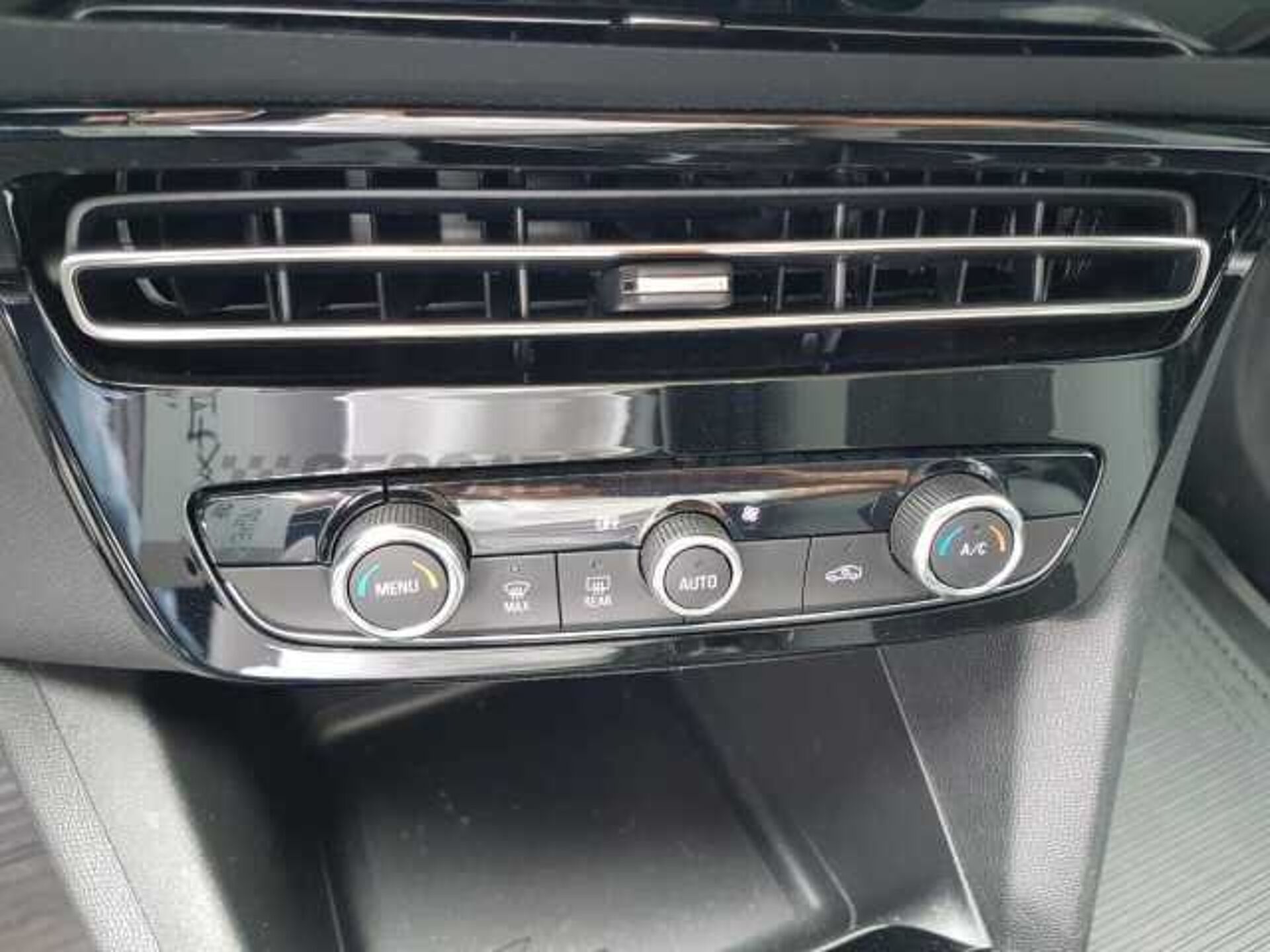 Opel Mokka 1.2l - black