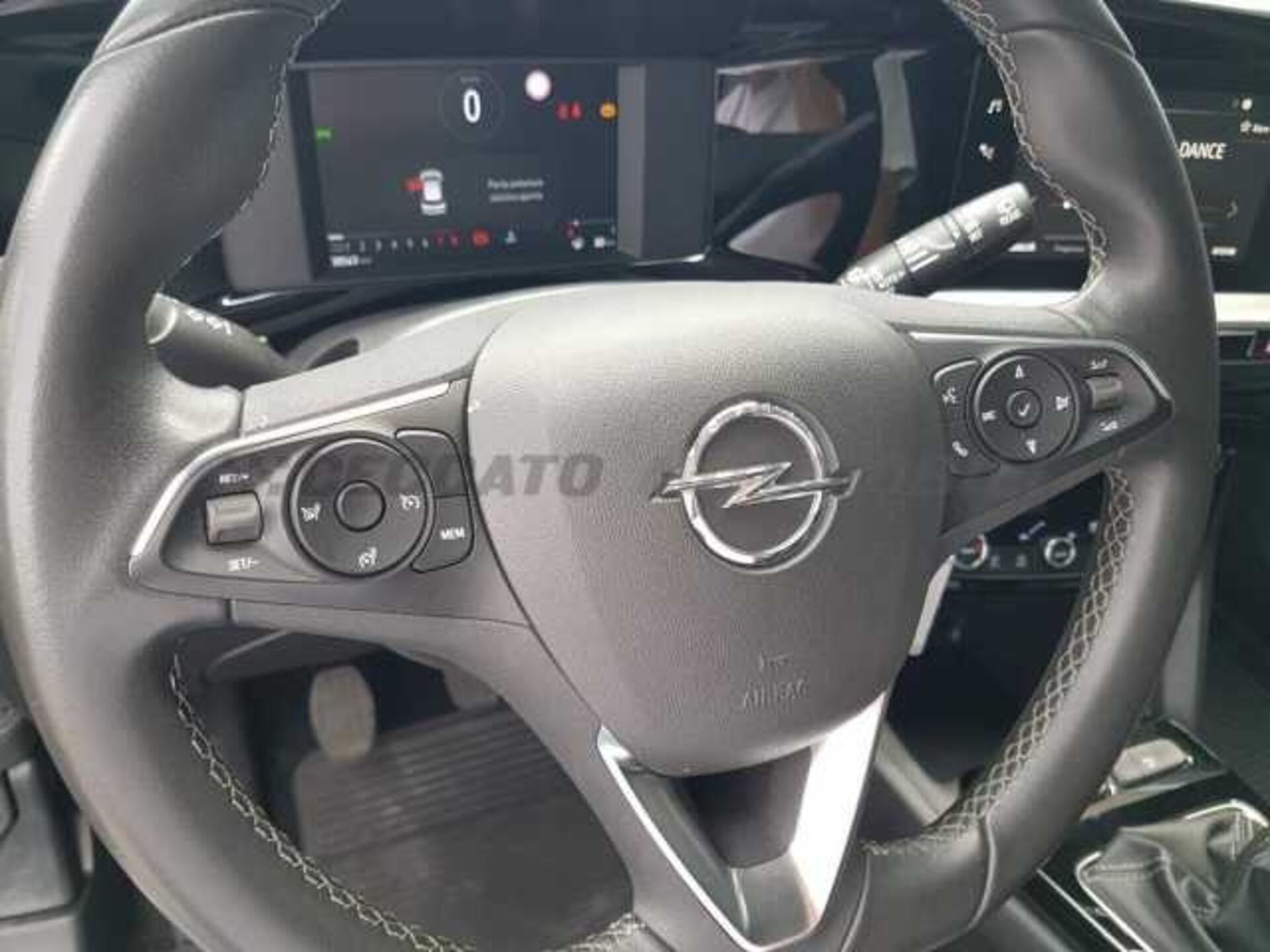 Opel Mokka 1.2l - black