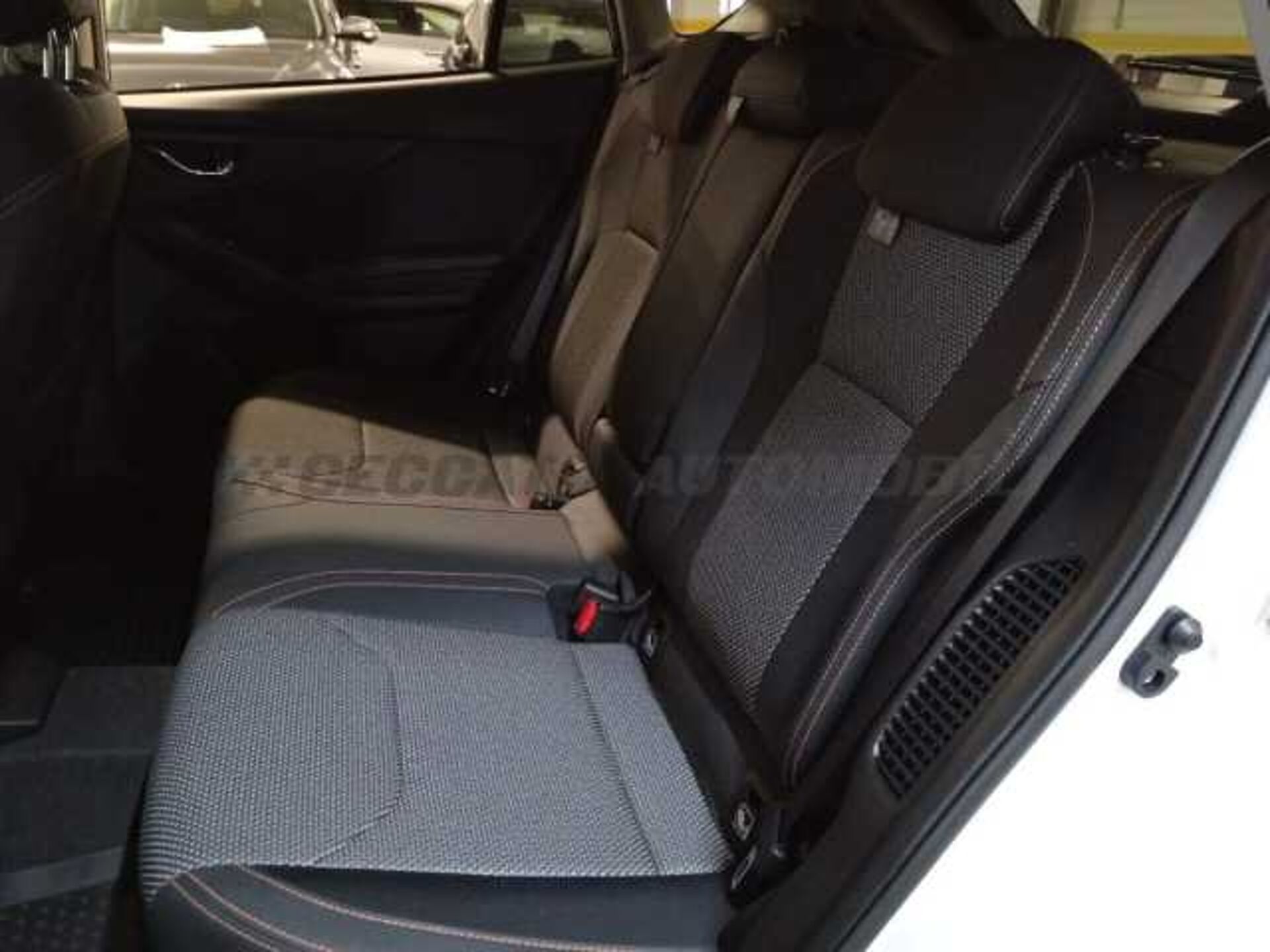 Subaru XV 2.0l - white