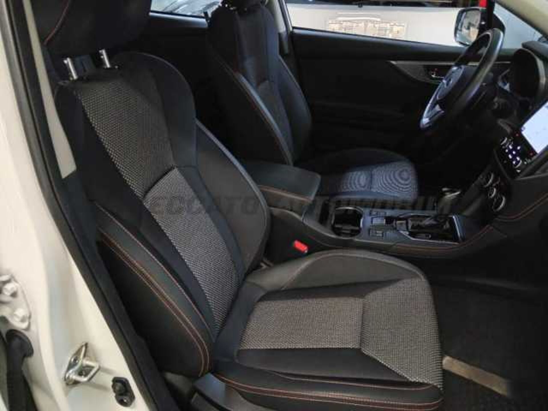 Subaru XV 2.0l - white