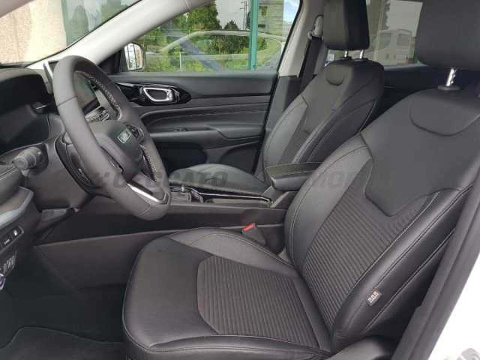 Jeep Compass 1.3l - white