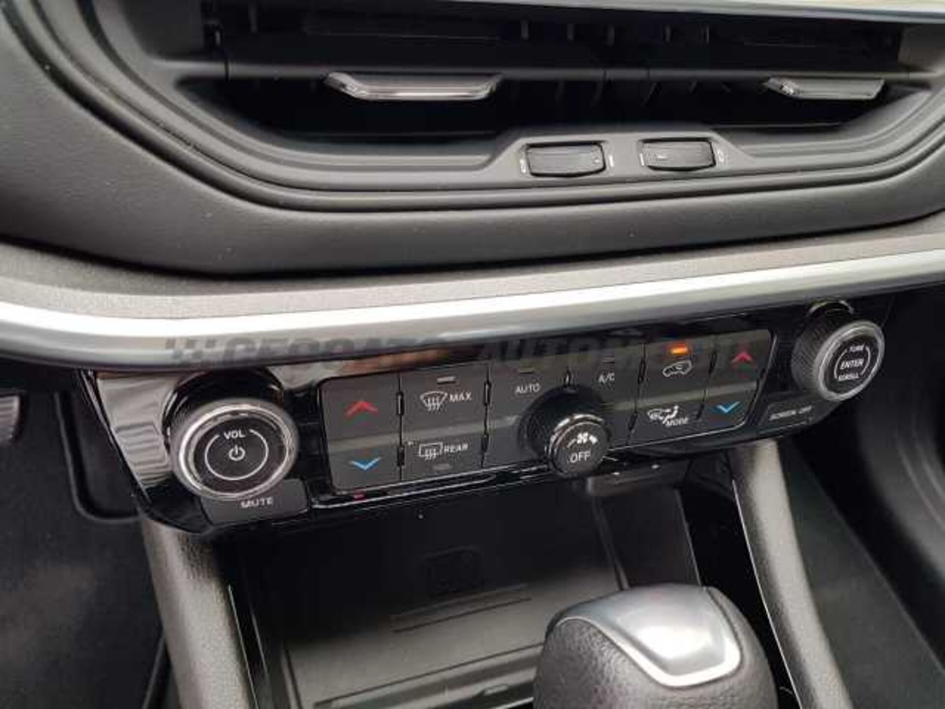 Jeep Compass 1.3l - white