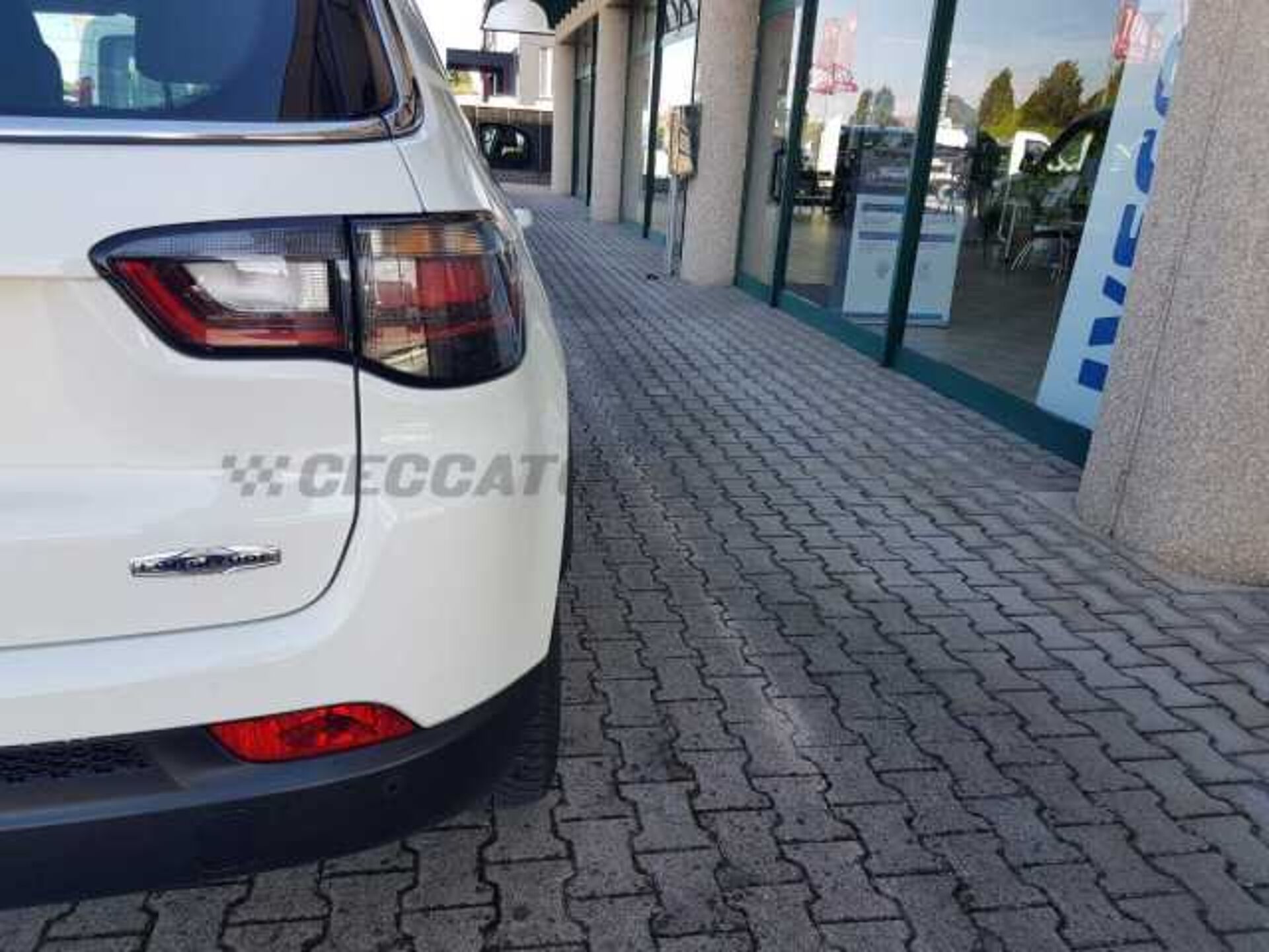 Jeep Compass 1.3l - white