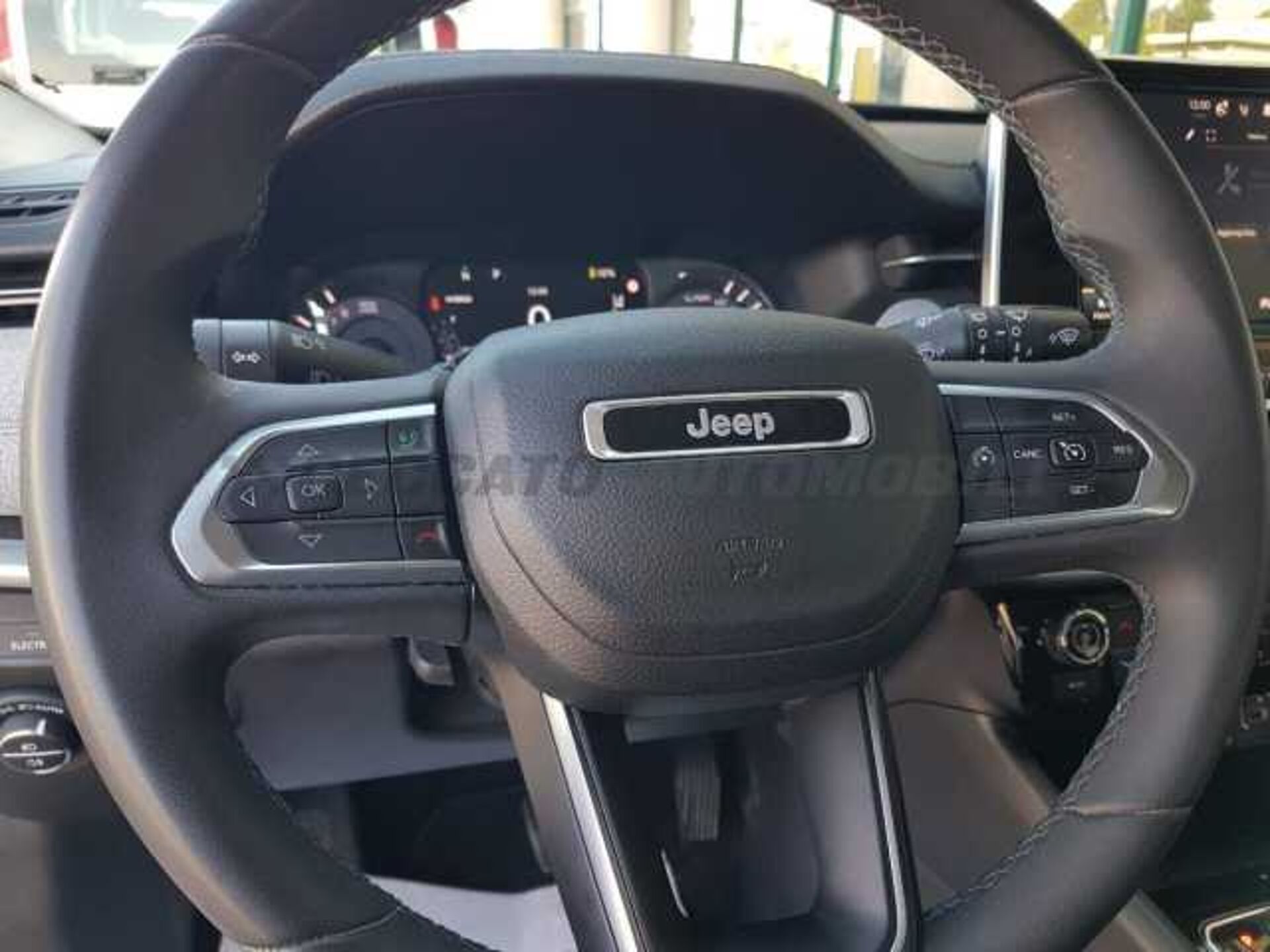 Jeep Compass 1.3l - white