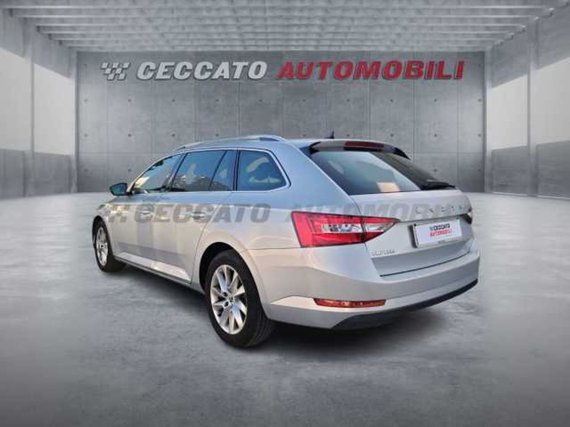 SKODA Superb 2.0l - grey