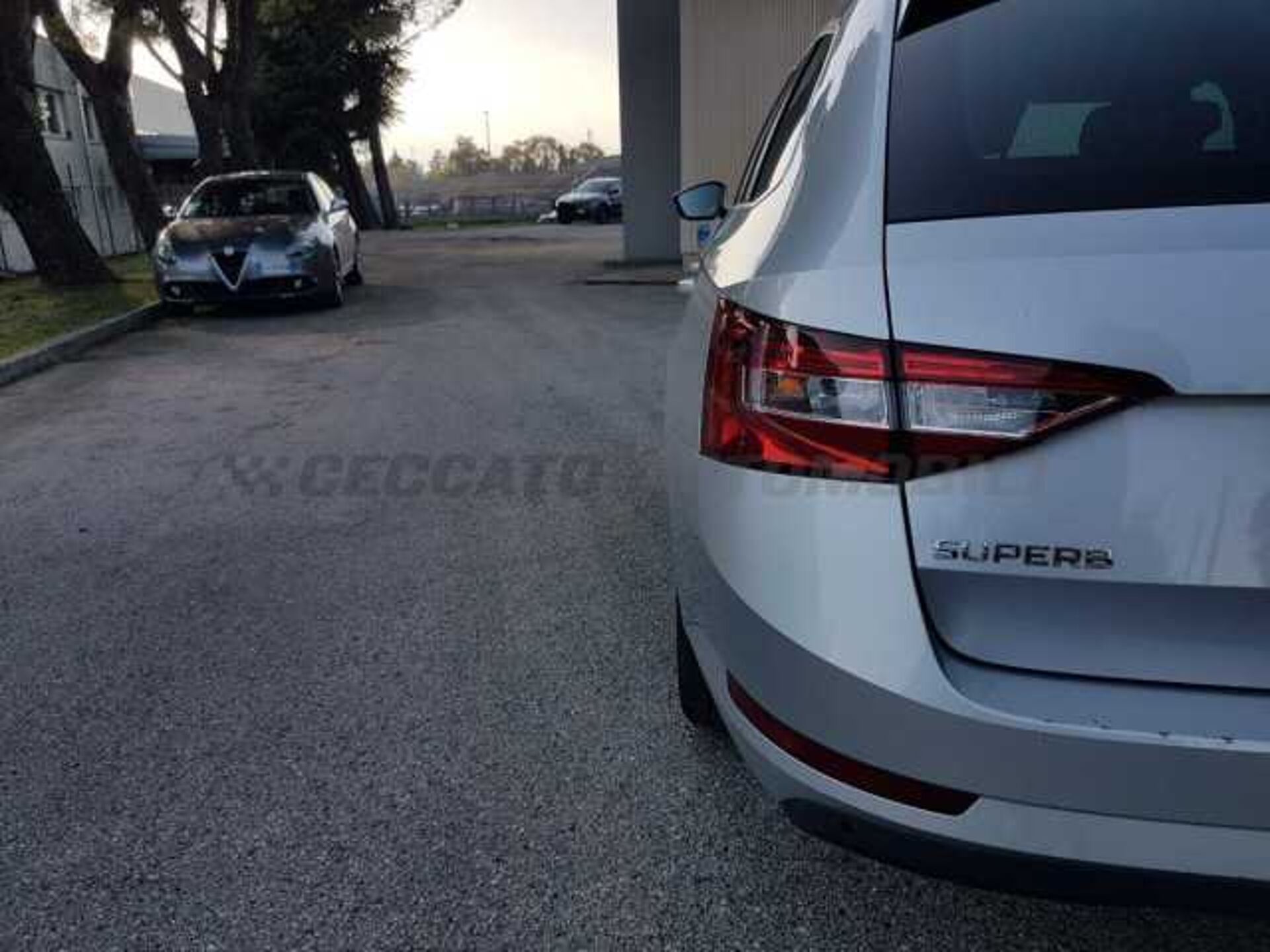 SKODA Superb 2.0l - grey