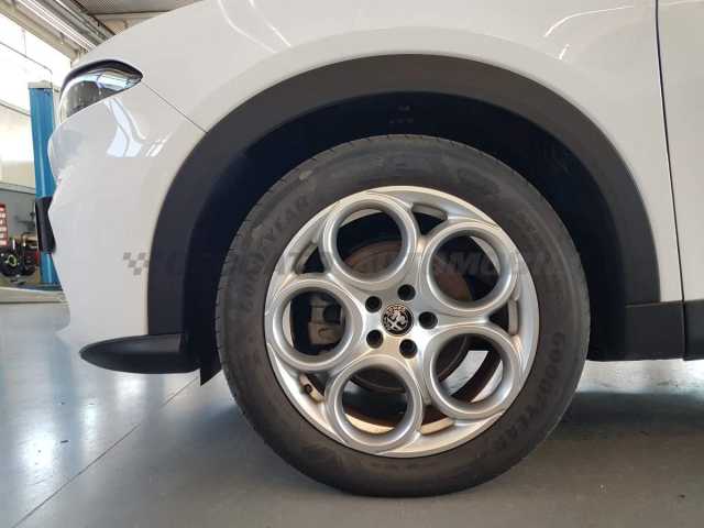 Alfa Romeo Tonale 1.6l - white