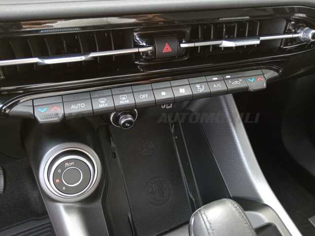 Alfa Romeo Tonale 1.6l - red