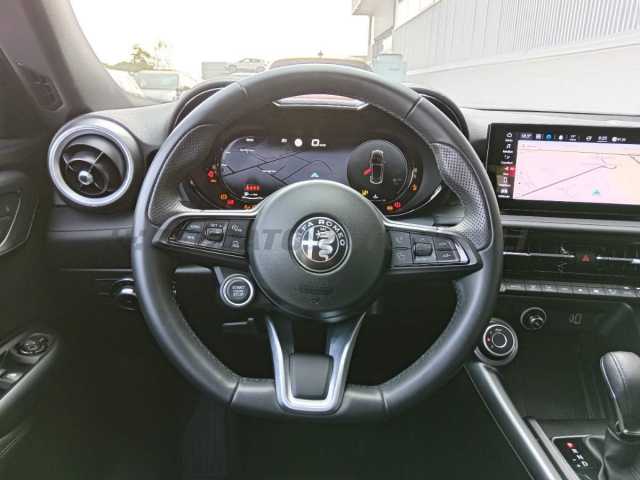 Alfa Romeo Tonale 1.6l - red