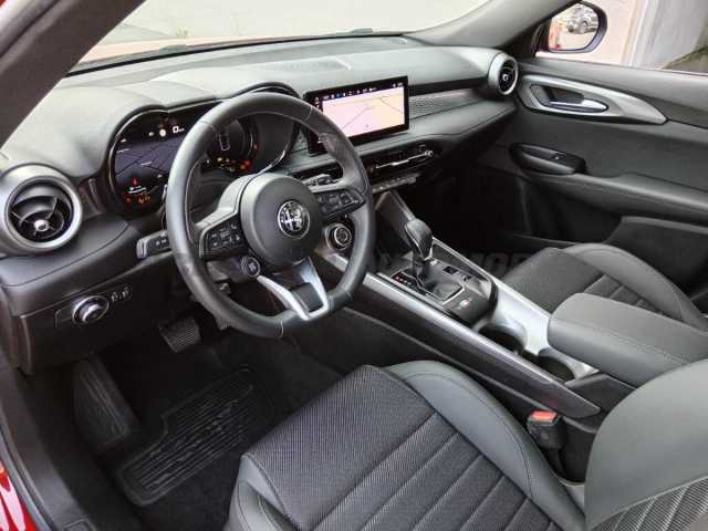 Alfa Romeo Tonale 1.6l - red