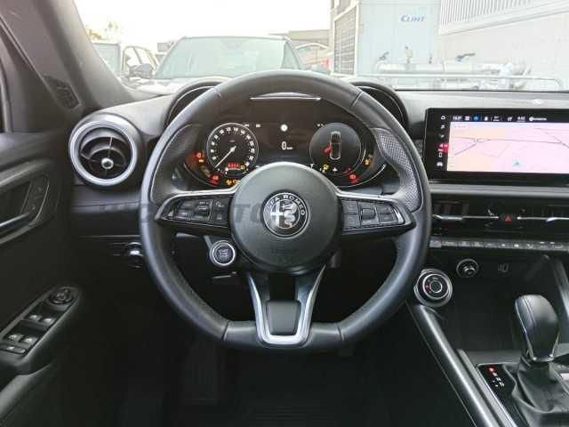 Alfa Romeo Tonale 1.6l - red