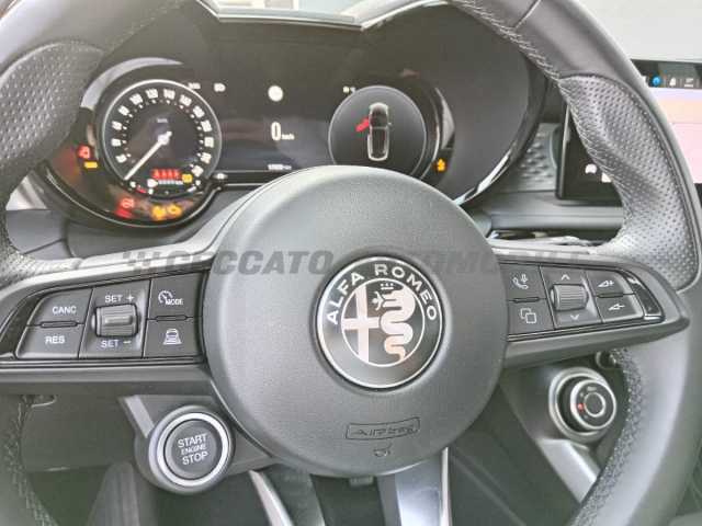 Alfa Romeo Tonale 1.6l - red