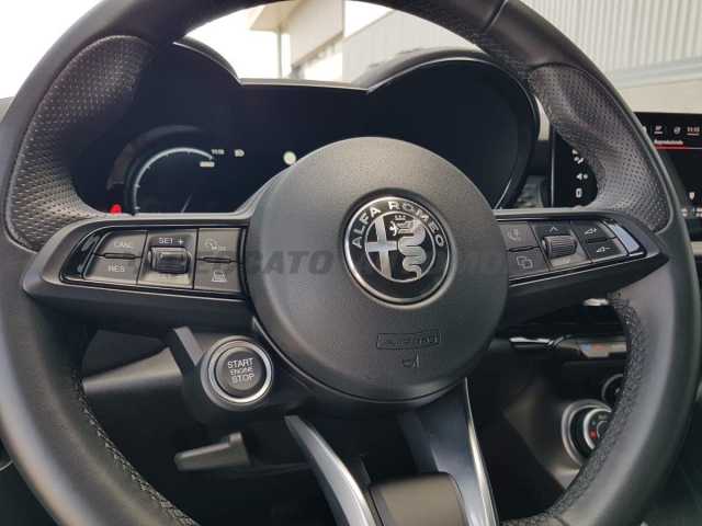 Alfa Romeo Tonale 1.6l - white