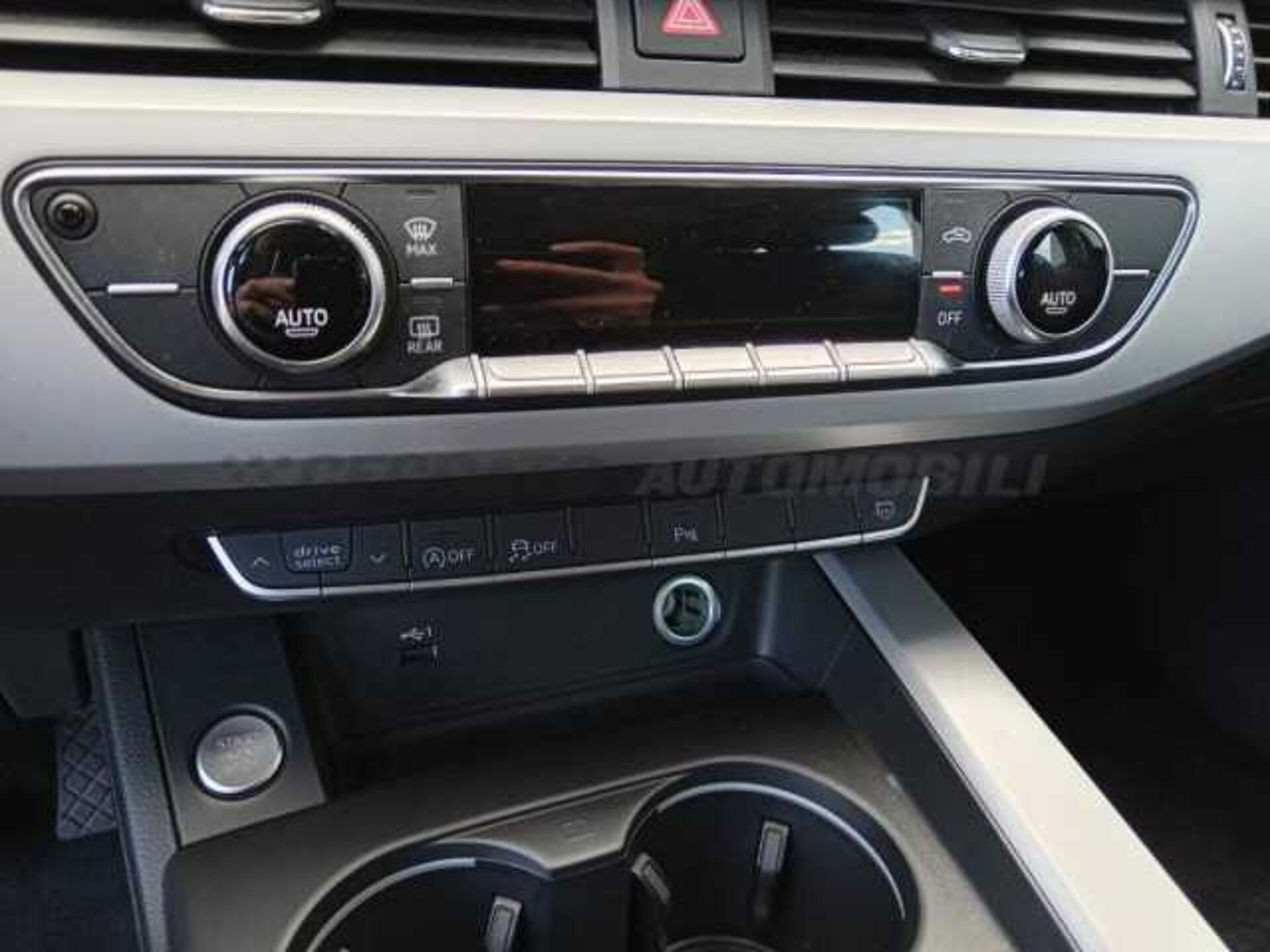 Audi A4 2.0l - black