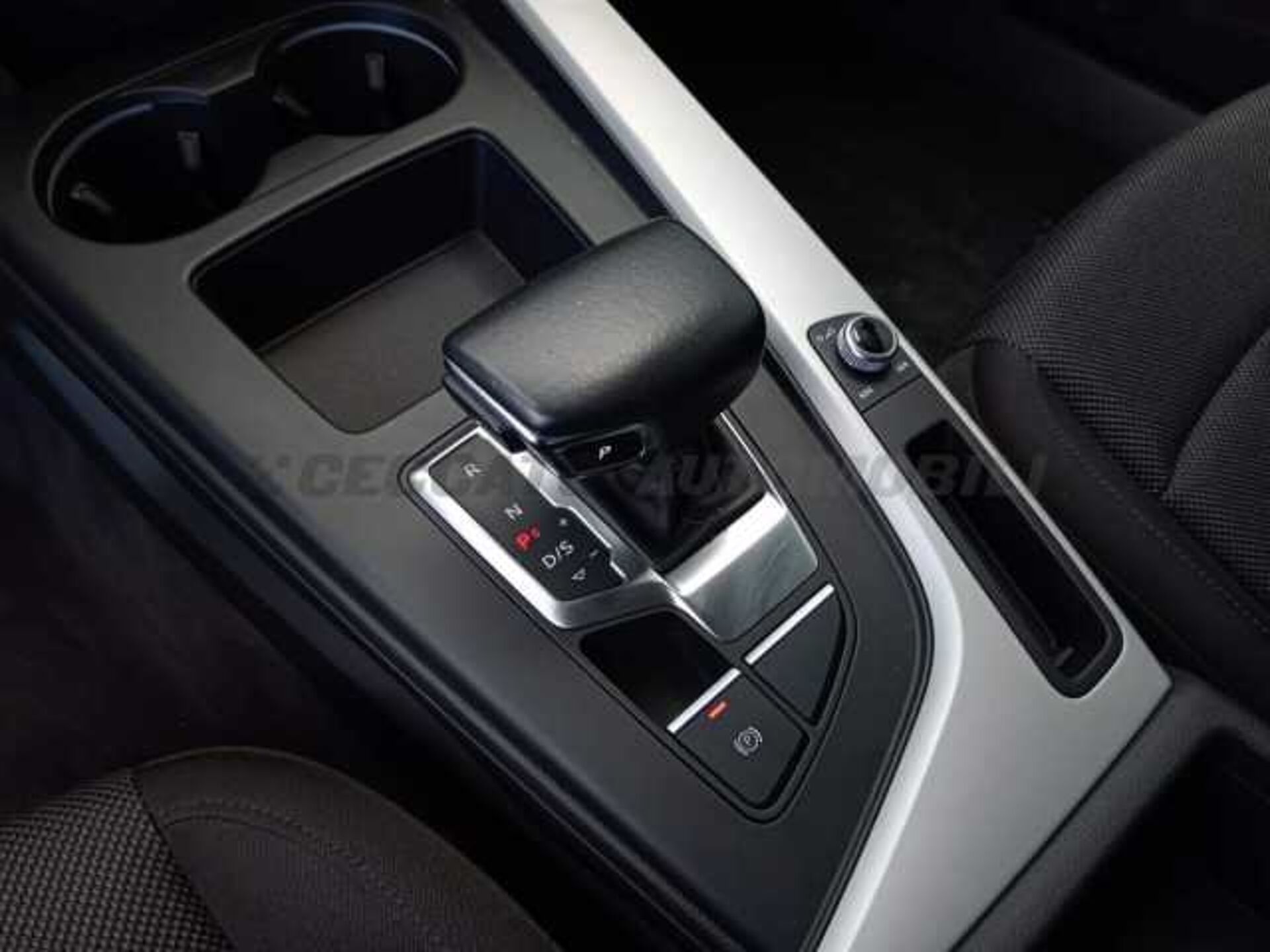 Audi A4 2.0l - black