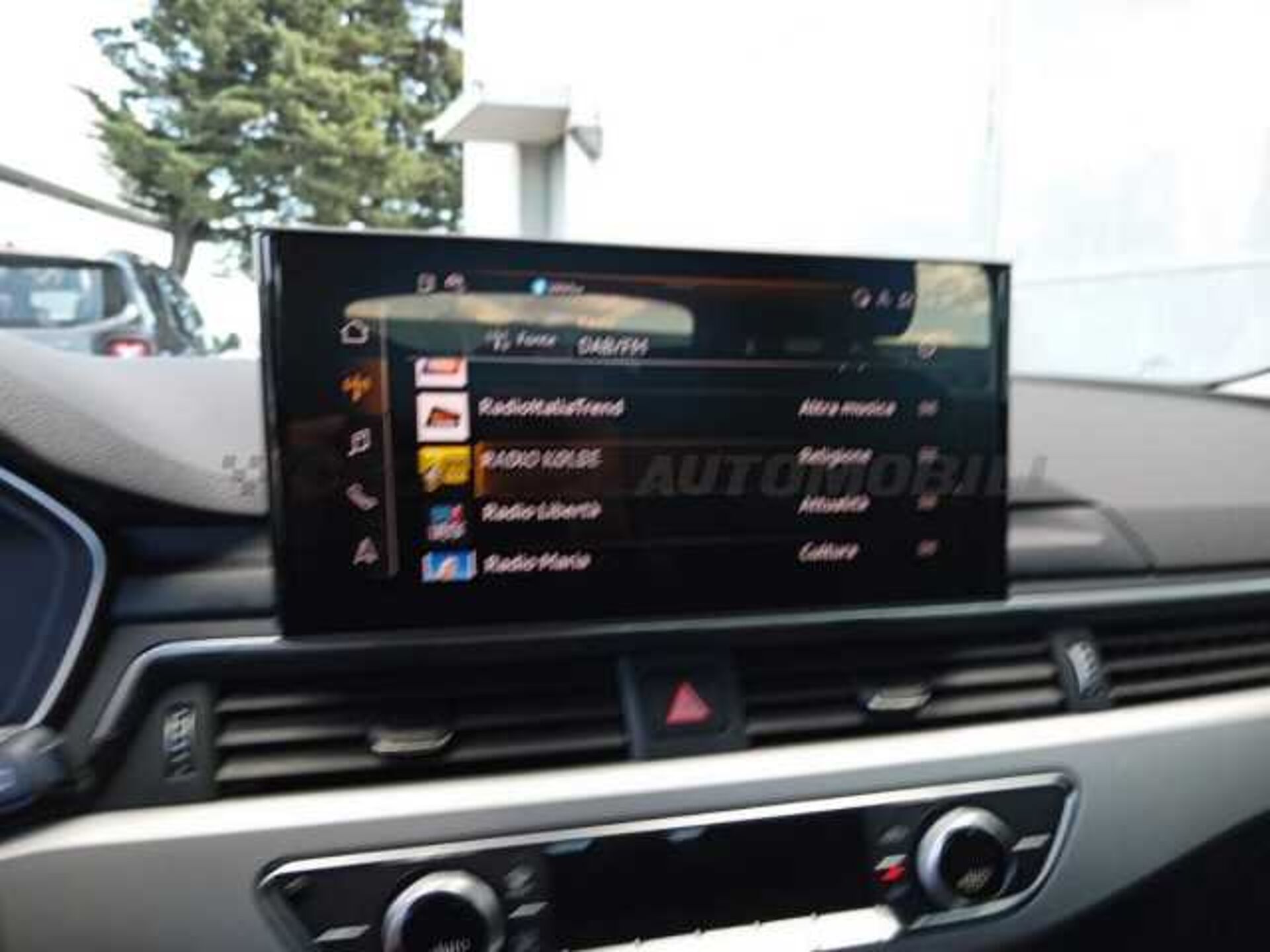 Audi A4 2.0l - black