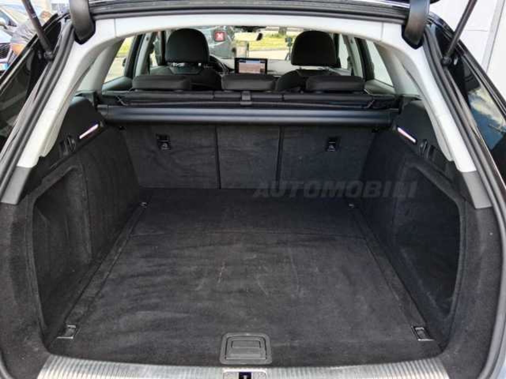 Audi A4 2.0l - black