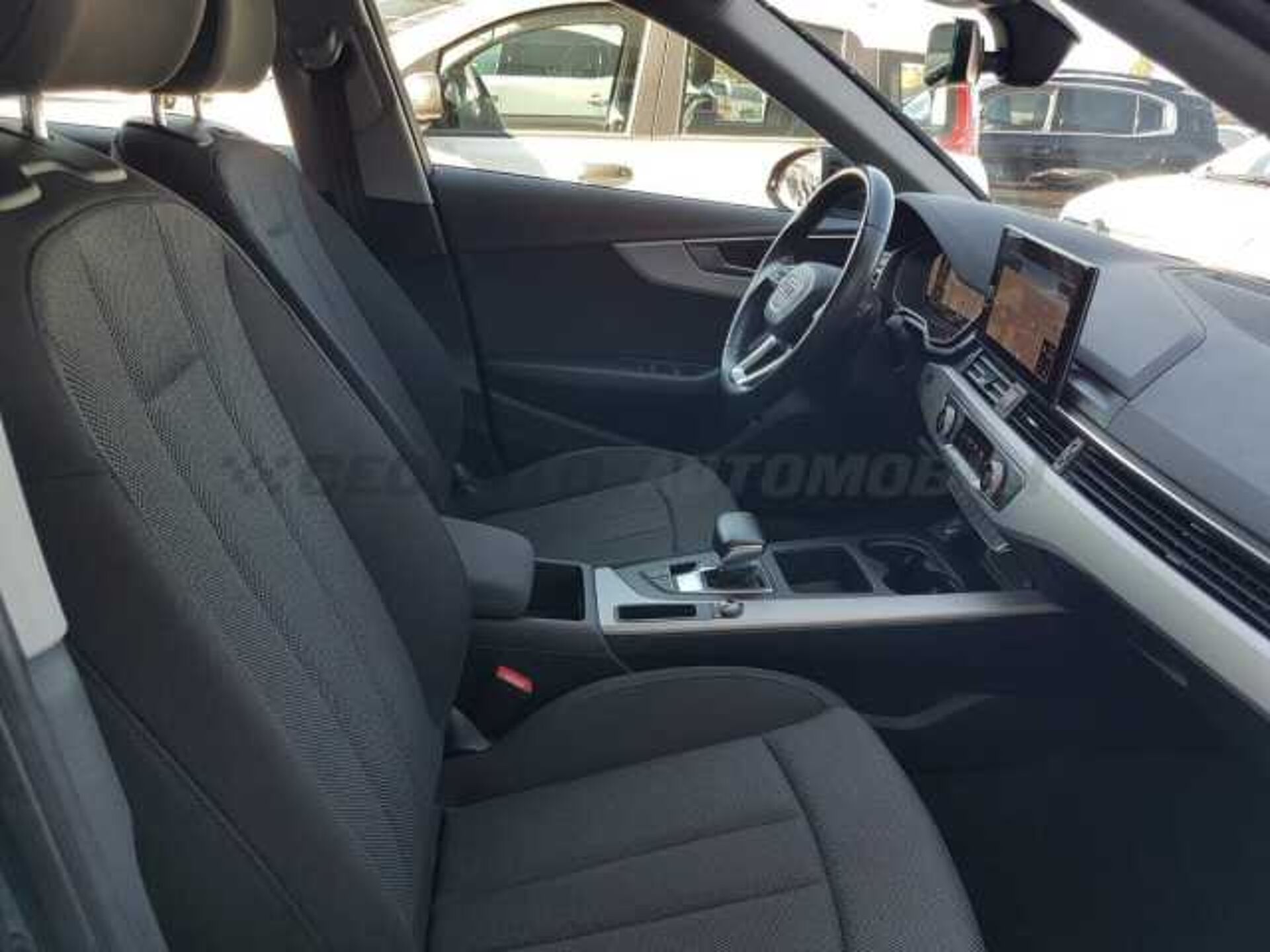 Audi A4 2.0l - black