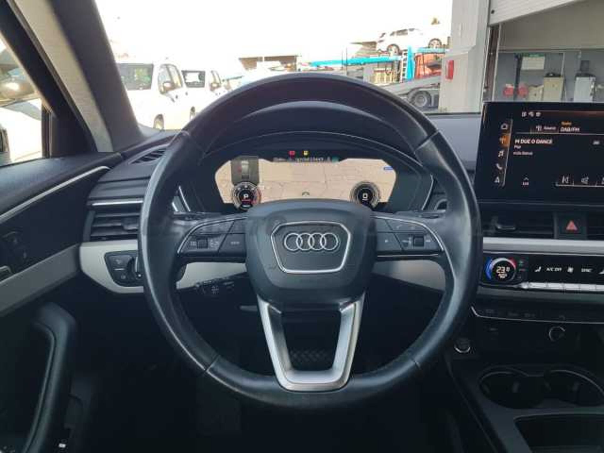 Audi A4 2.0l - black