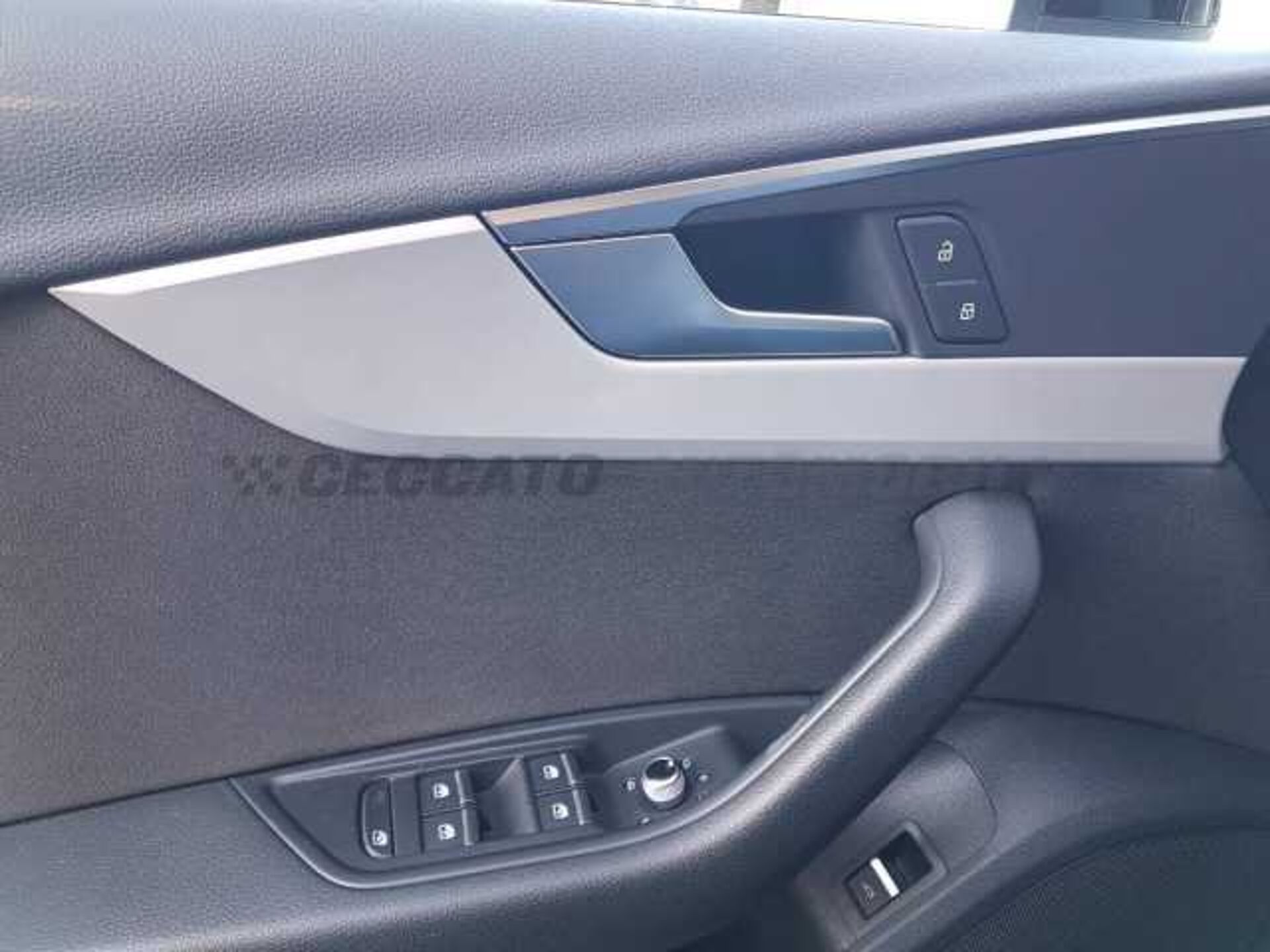 Audi A4 2.0l - black