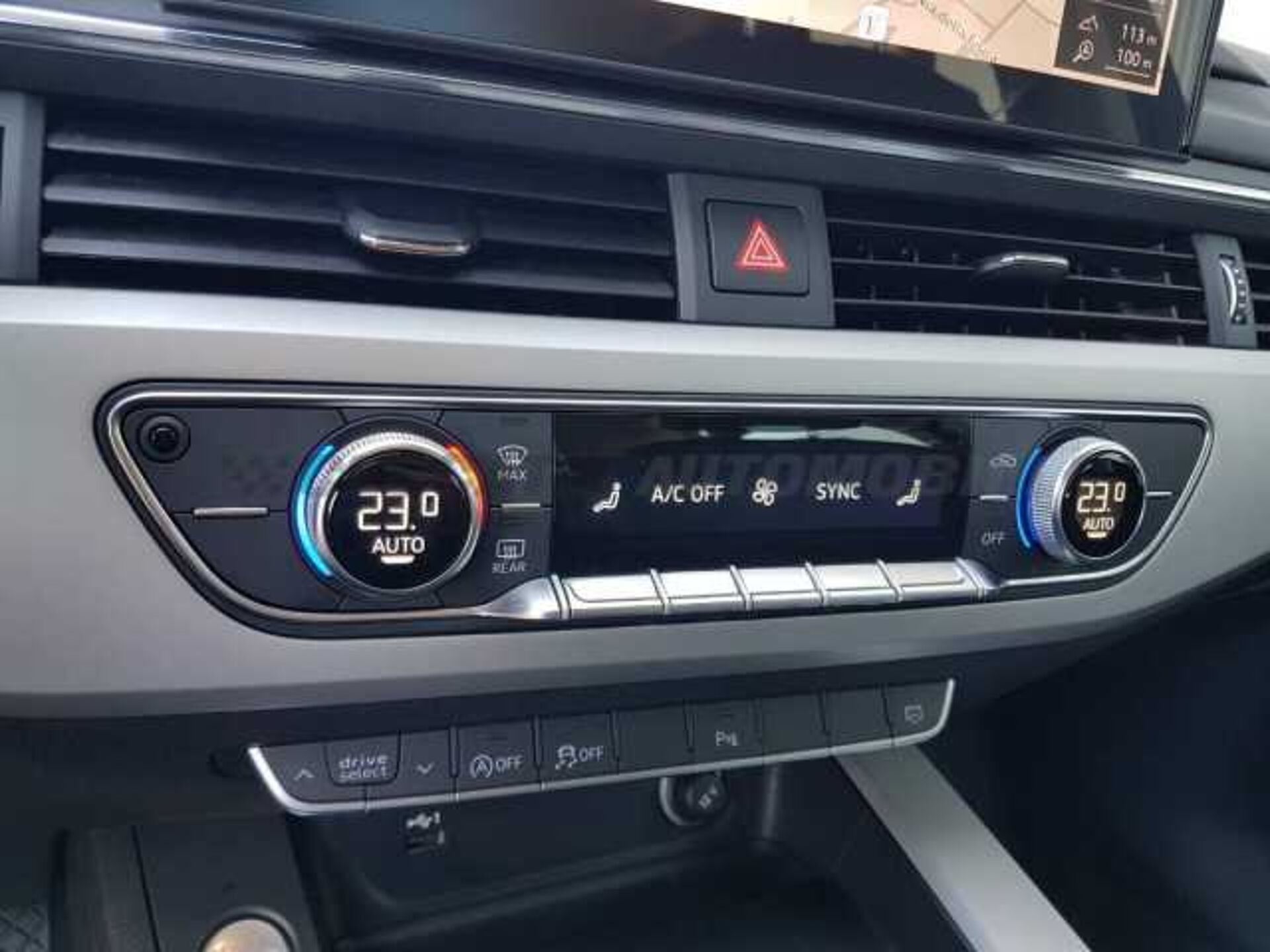 Audi A4 2.0l - black