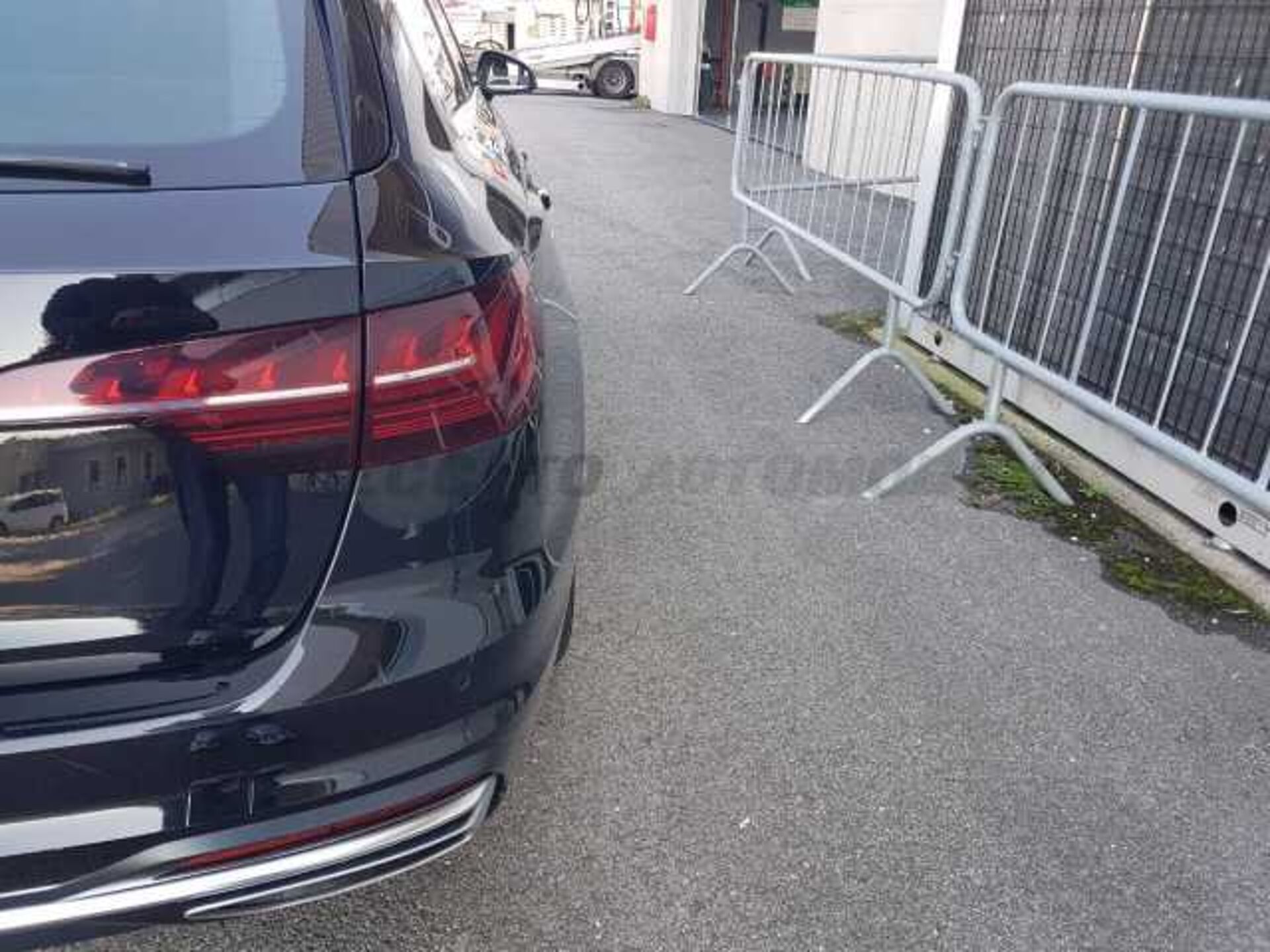 Audi A4 2.0l - black