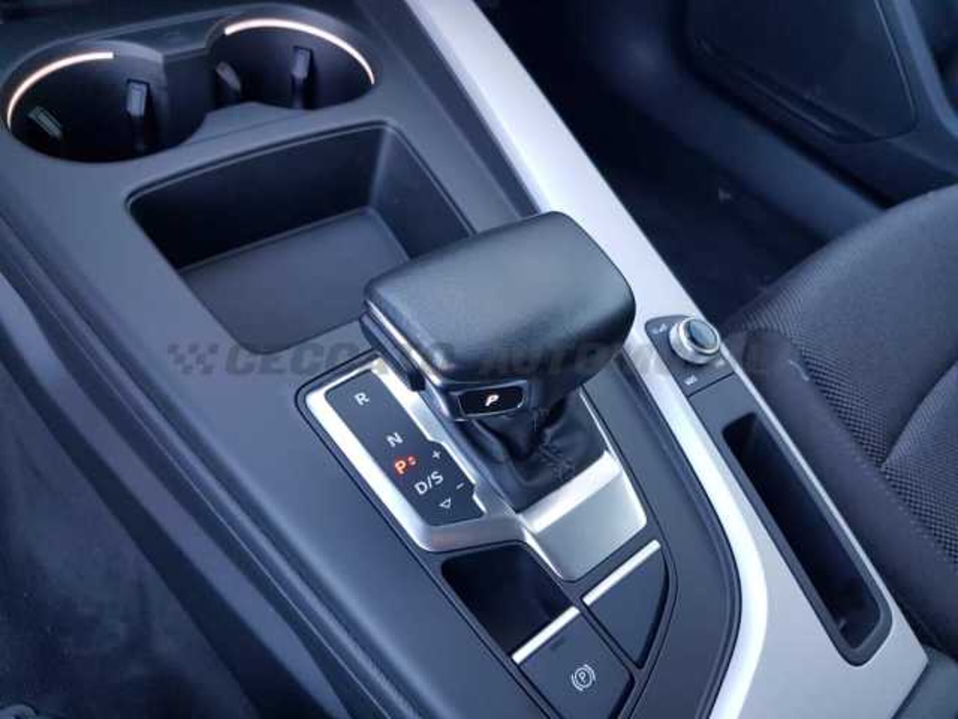 Audi A4 2.0l - black