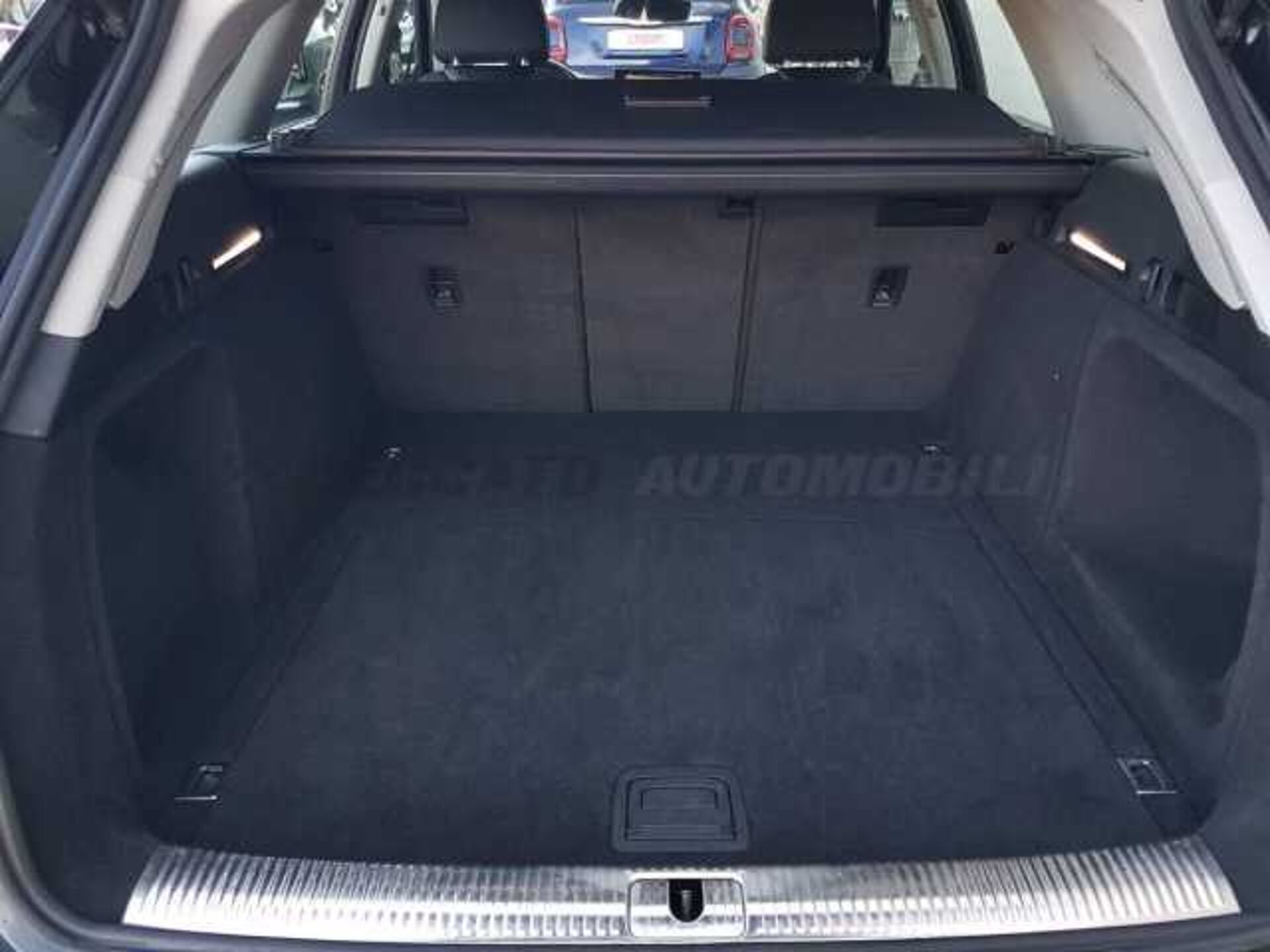 Audi A4 2.0l - black