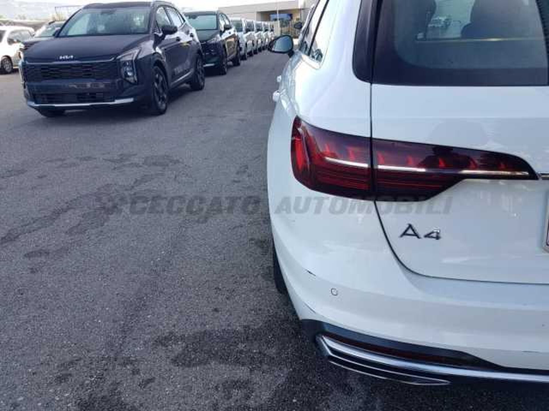 Audi A4 2.0l - white