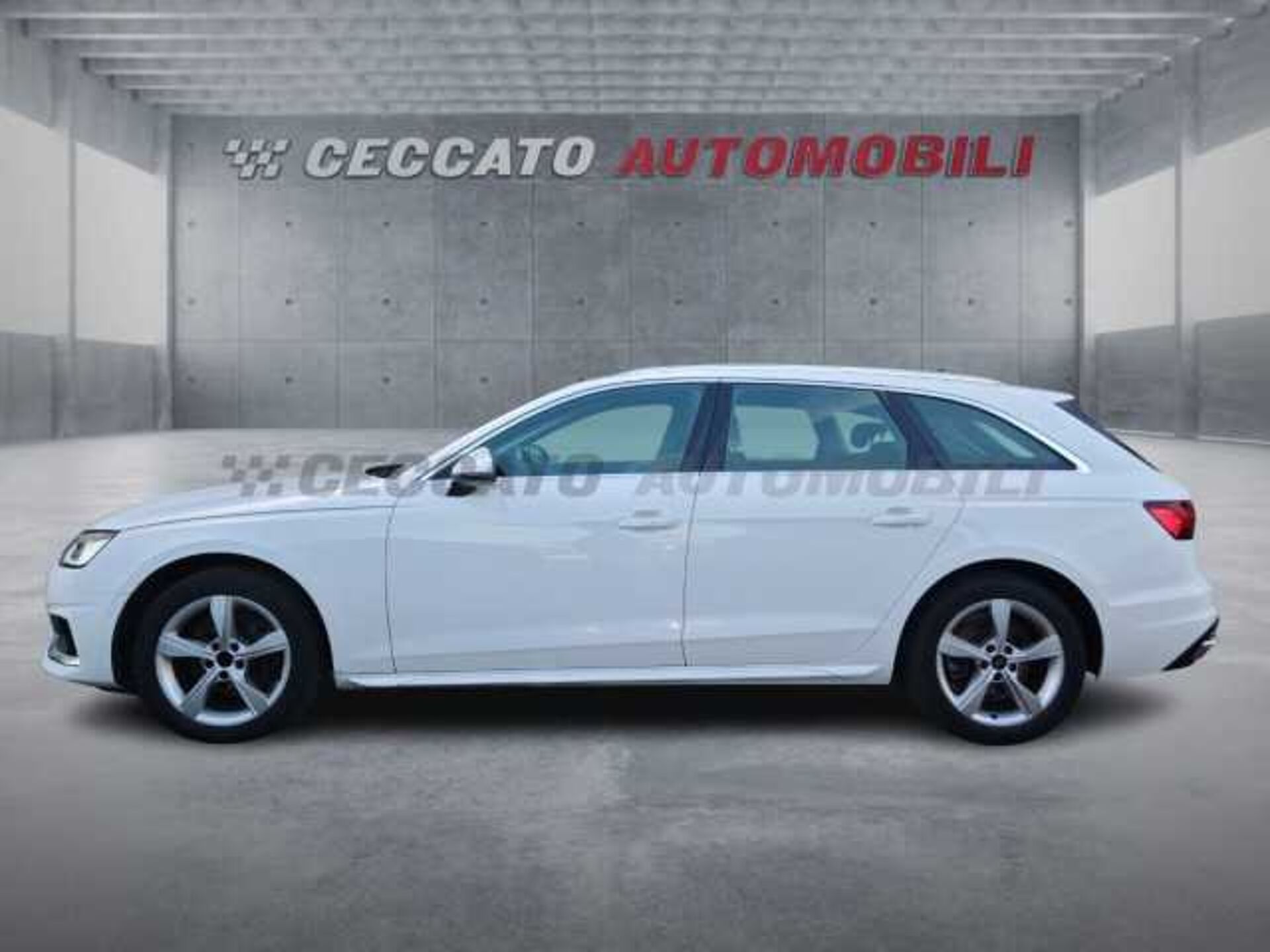 Audi A4 2.0l - white