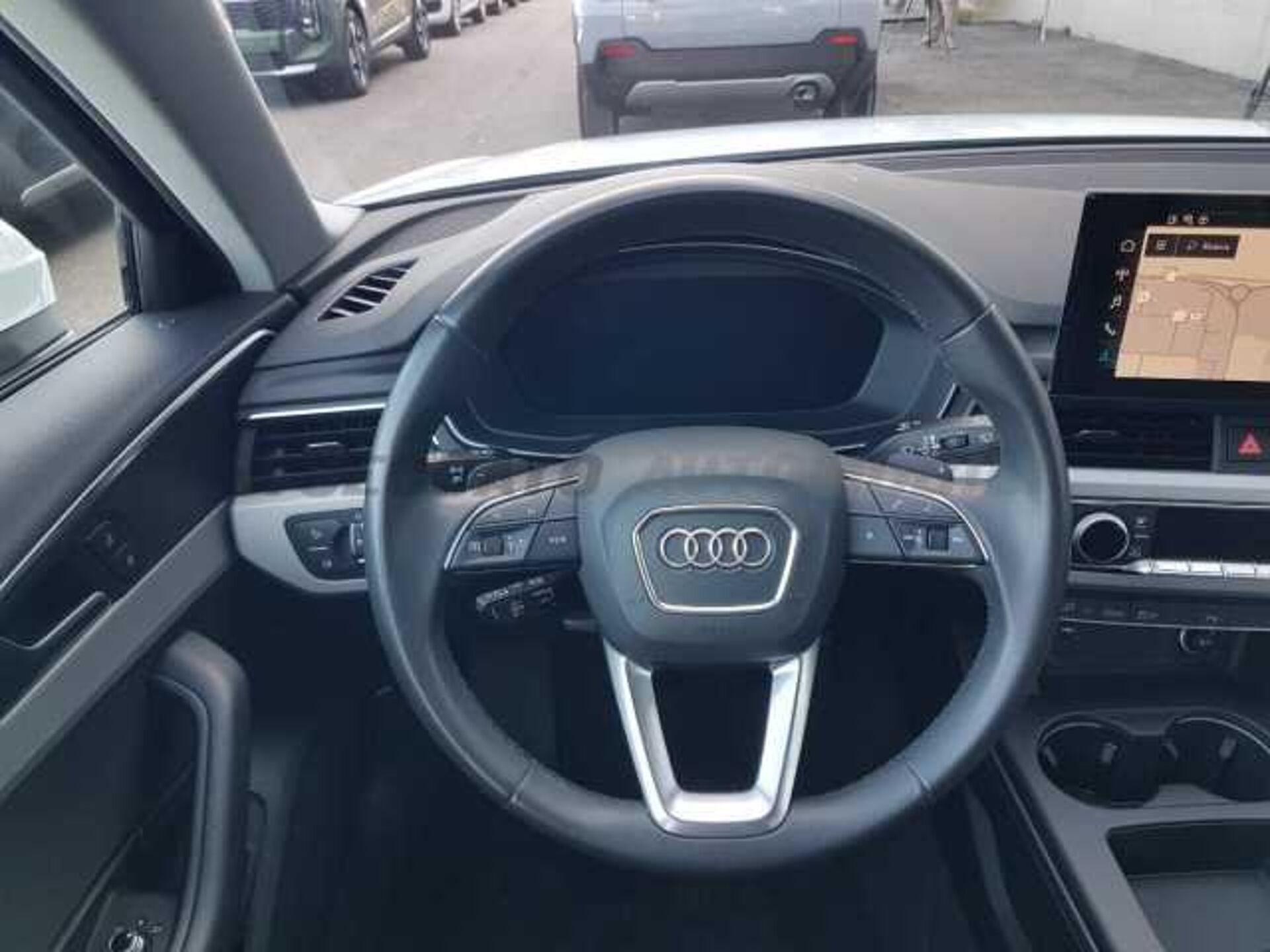 Audi A4 2.0l - white