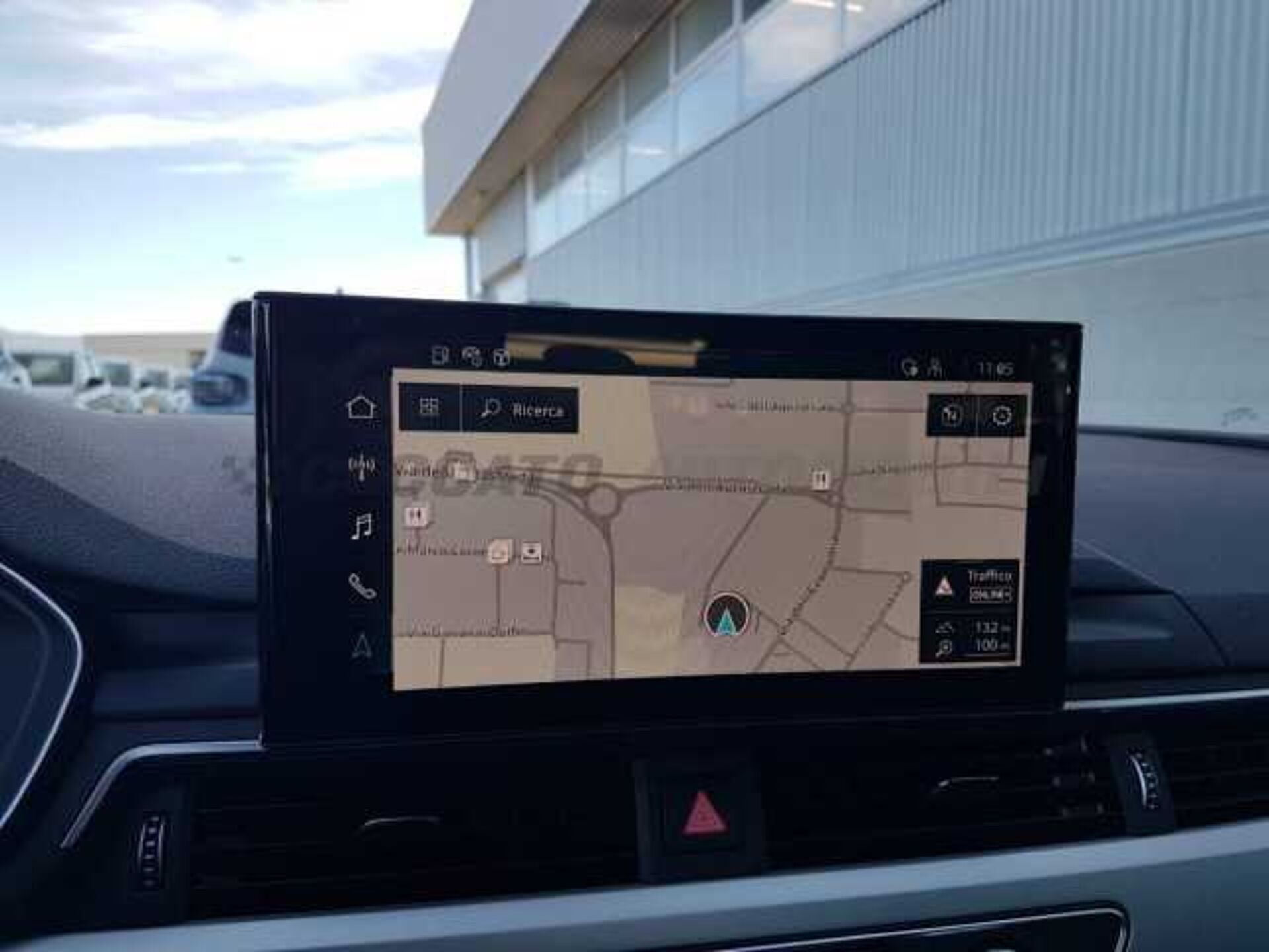 Audi A4 2.0l - white